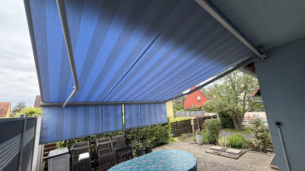 Installation d’un store banne Franciaflex avec lambrequin module ombre à Sélestat proche de Dambach la ville