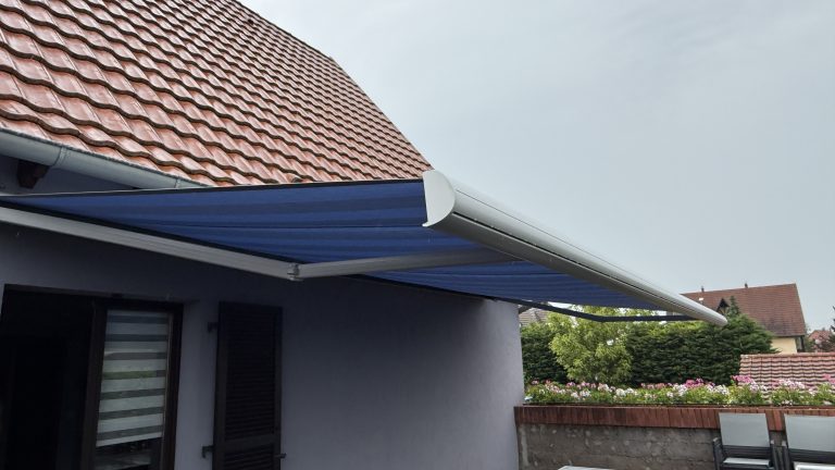 Installation d’un store Banne coffre Franciaflex Félicia avec une toile luméra Sattler à Scherwiller proche de Sélestat