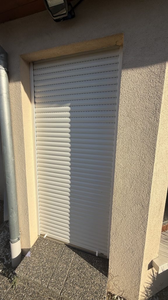 Remplacement d’un tablier par des lames alu sur un volet roulant à Marckolsheim en centre Alsace Remplacement d’un tablier par des lames alu sur un volet roulant à Marckolsheim en centre Alsace