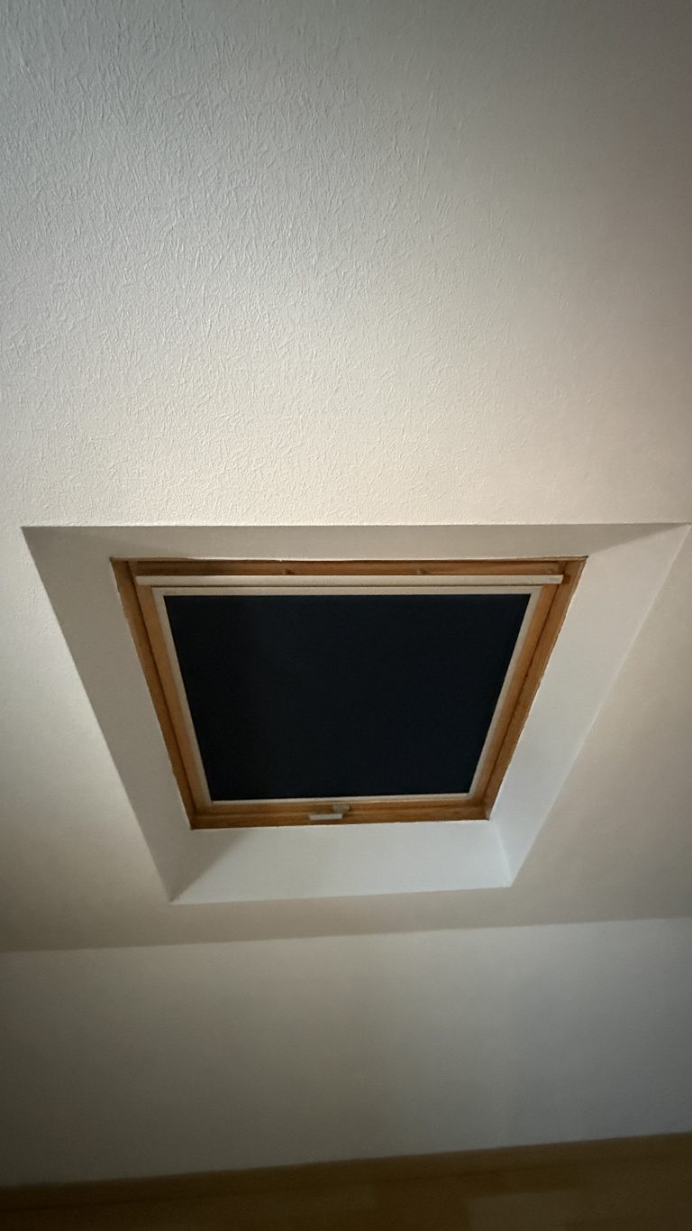 Installation de Stores Occultants Intérieurs Vélux à Obernai