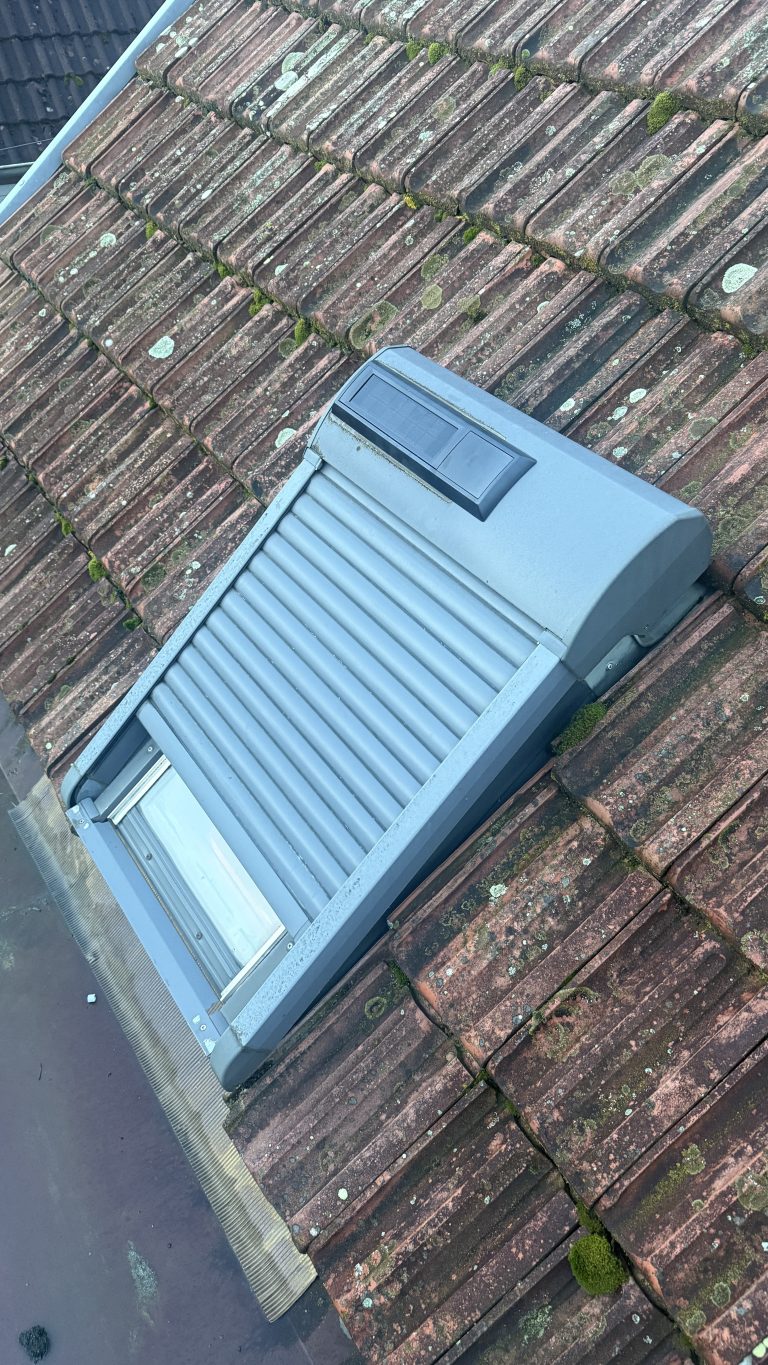 Remplacement moteur solaire volet Vélux : intervention rapide proche de Goxwiller