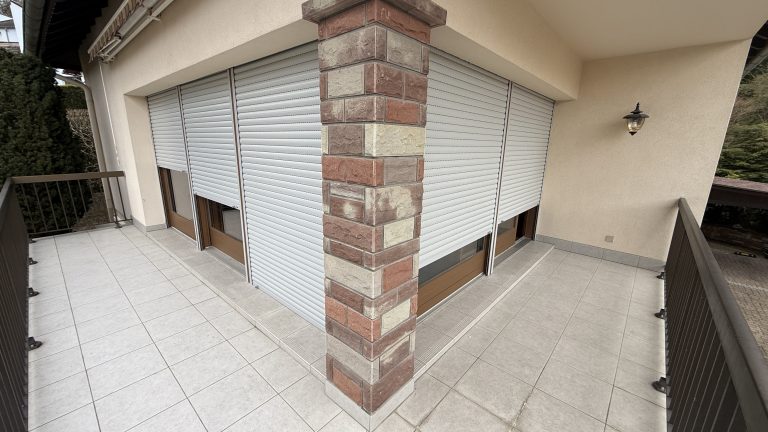 Installation de volets roulant Roma moteur Rs 100 somfy garantie 7 ans