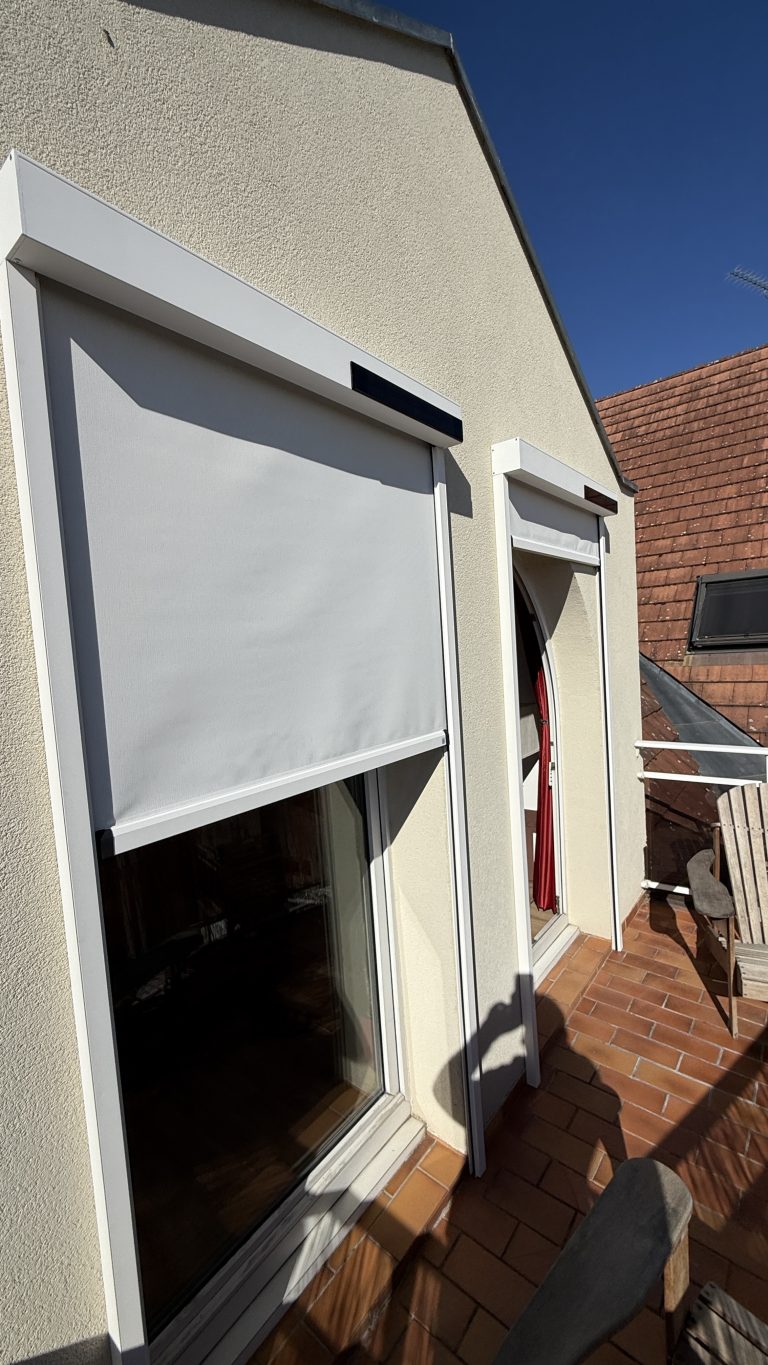 Installation de stores verticaux screen solaire toile soltis 92
